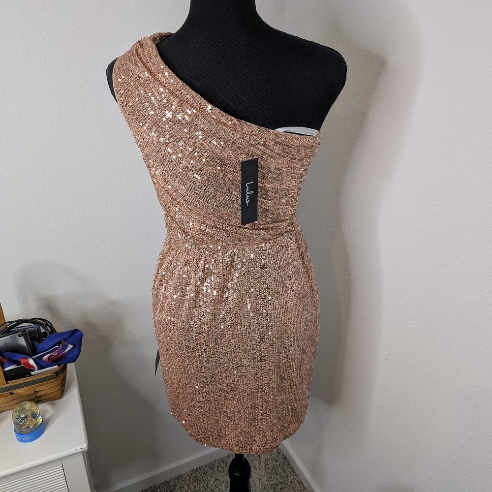 💘 Lulus Side of Glam Rose Gold Sequin One-Shoulder Tulip Mini Dress - Picture 7 of 9